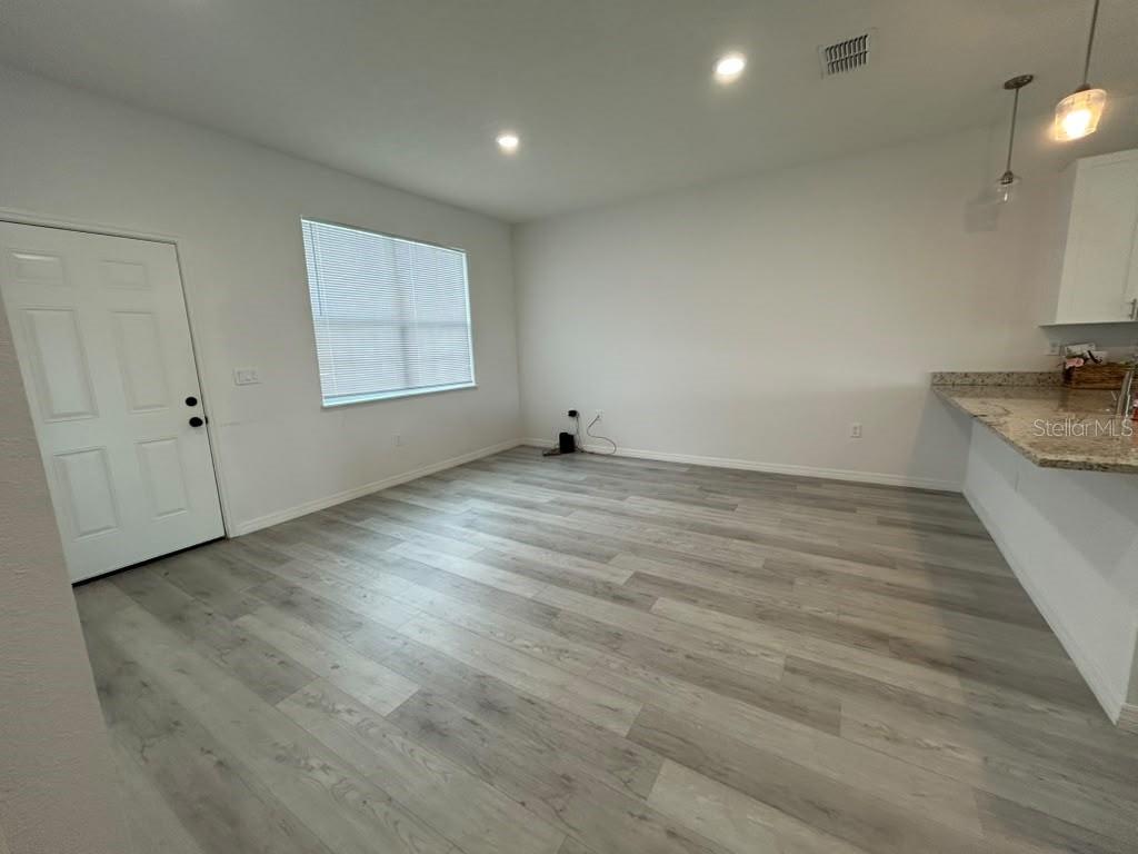 731 Desmoines Property Photo 3