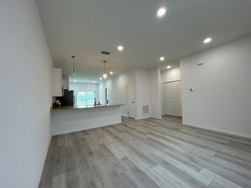 731 Desmoines Property Photo 5