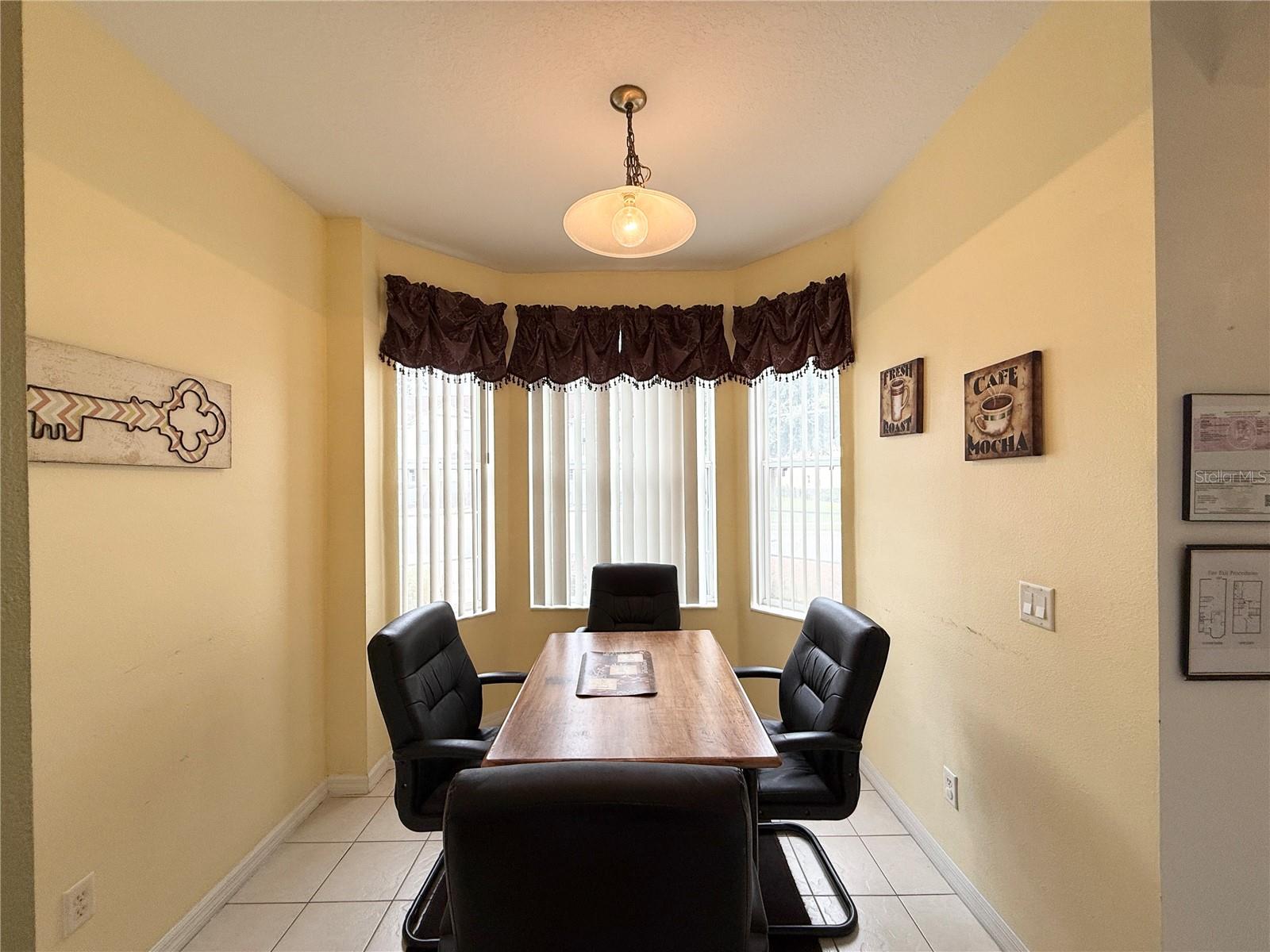 1213 S Beach Cir Property Photo 4