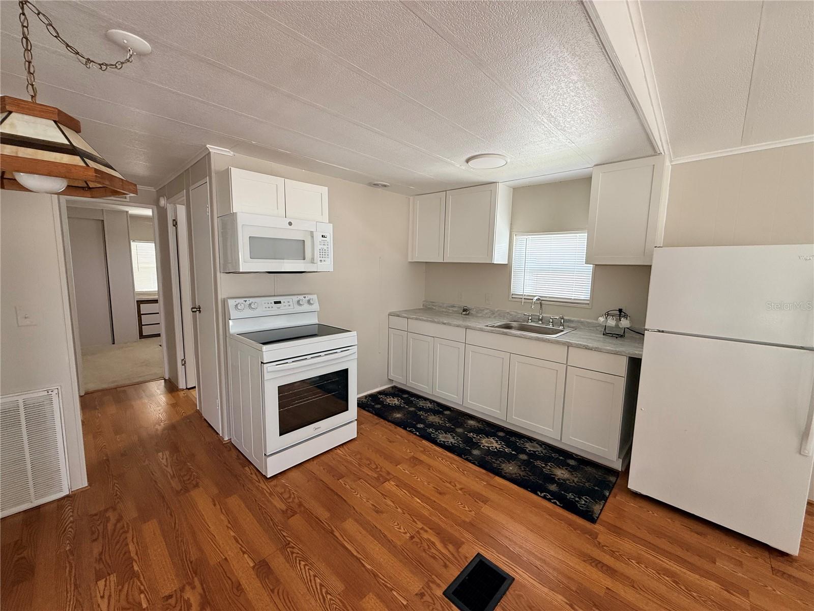 427 Center Crest Blvd Property Photo 5