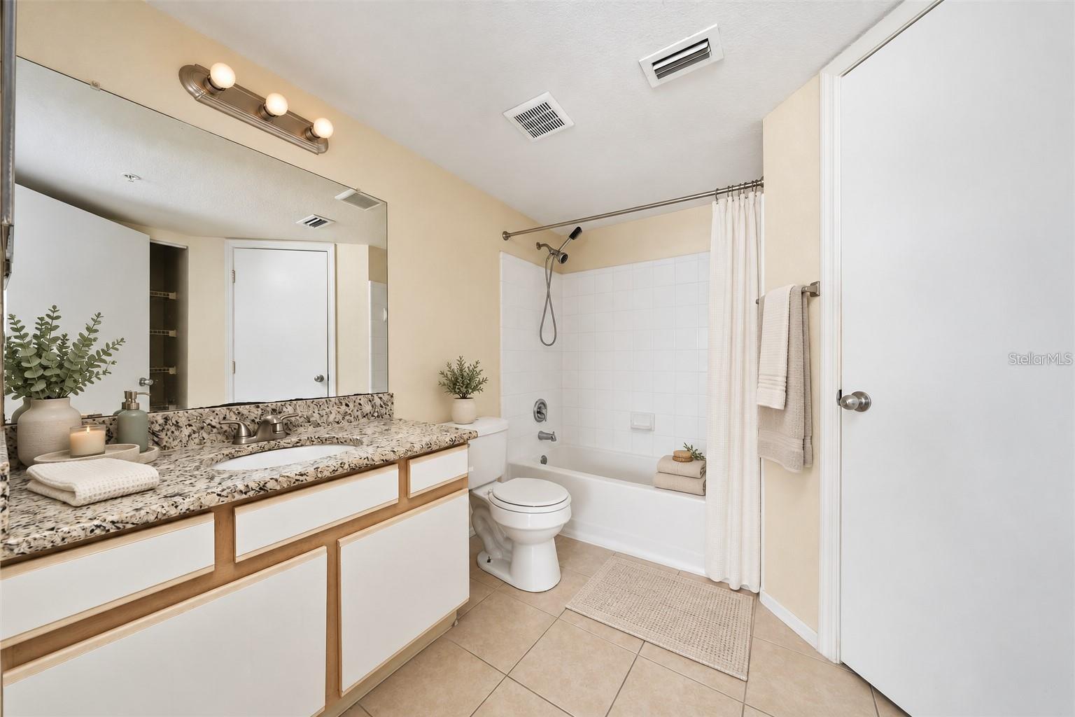2201 Key West Ct #328 Property Photo 16