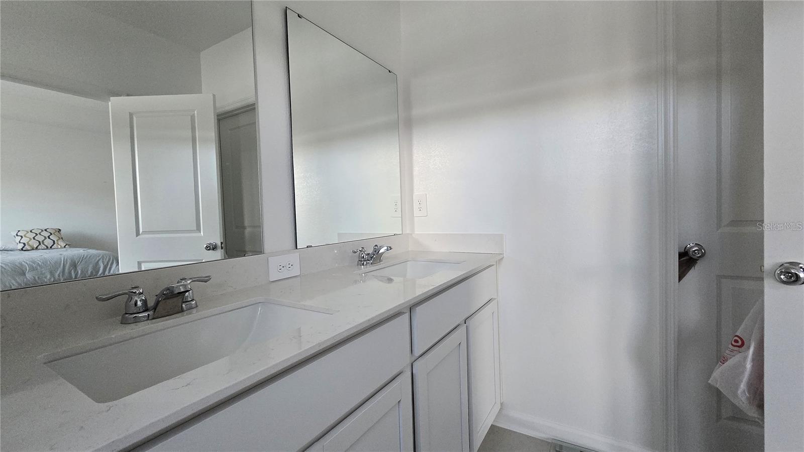 2592 Skyline Loop Property Photo 13