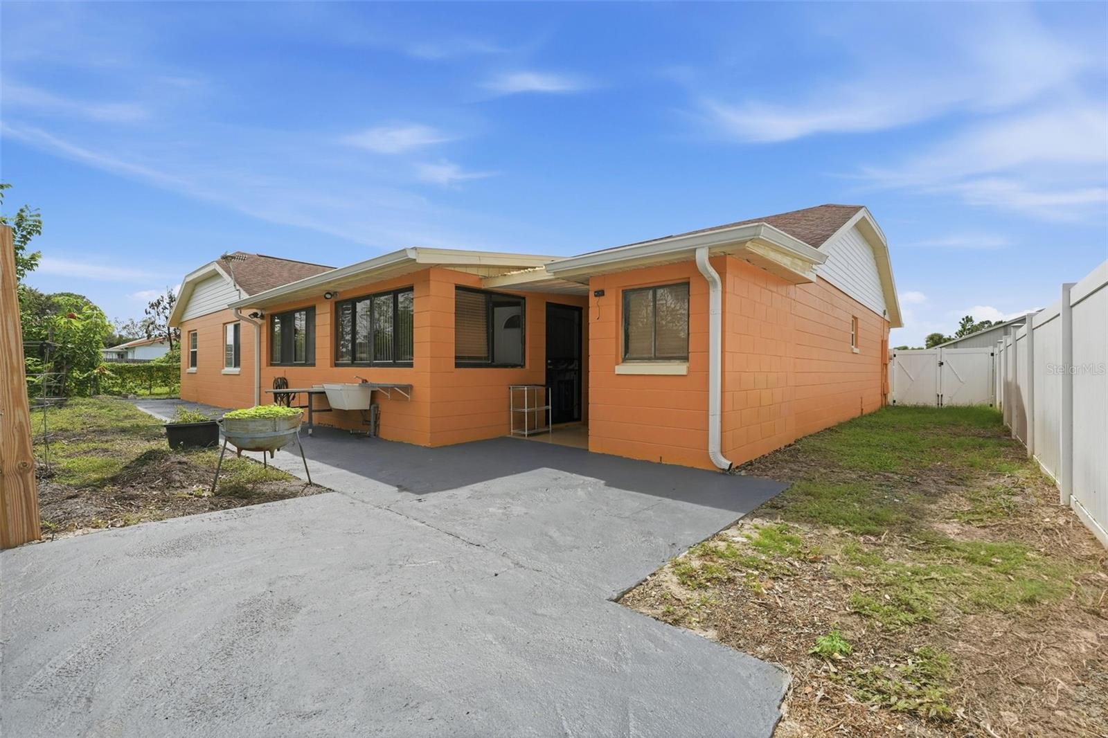 125 Pansy Ct Property Photo 4