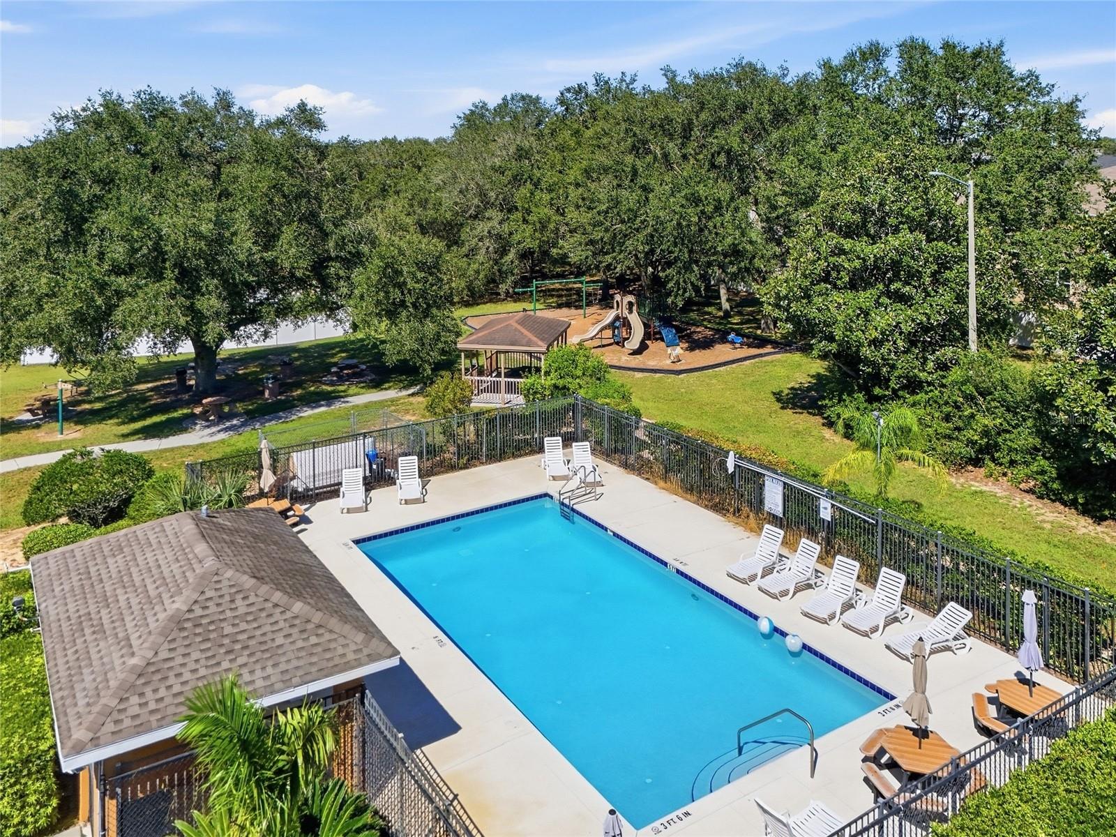 610 Burgoyne Loop Property Photo 12
