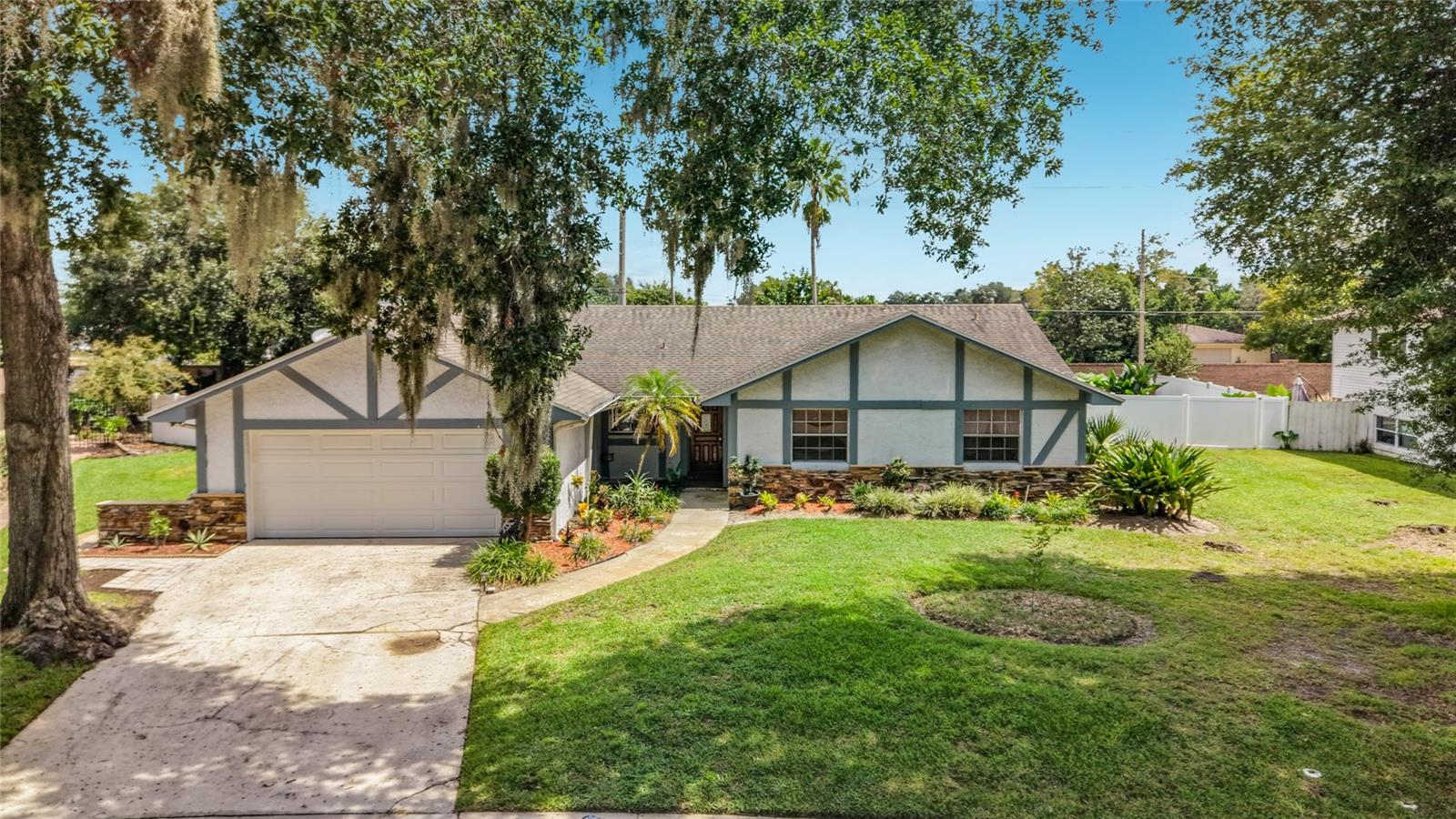 4148 Floralwood Ct Property Photo 4