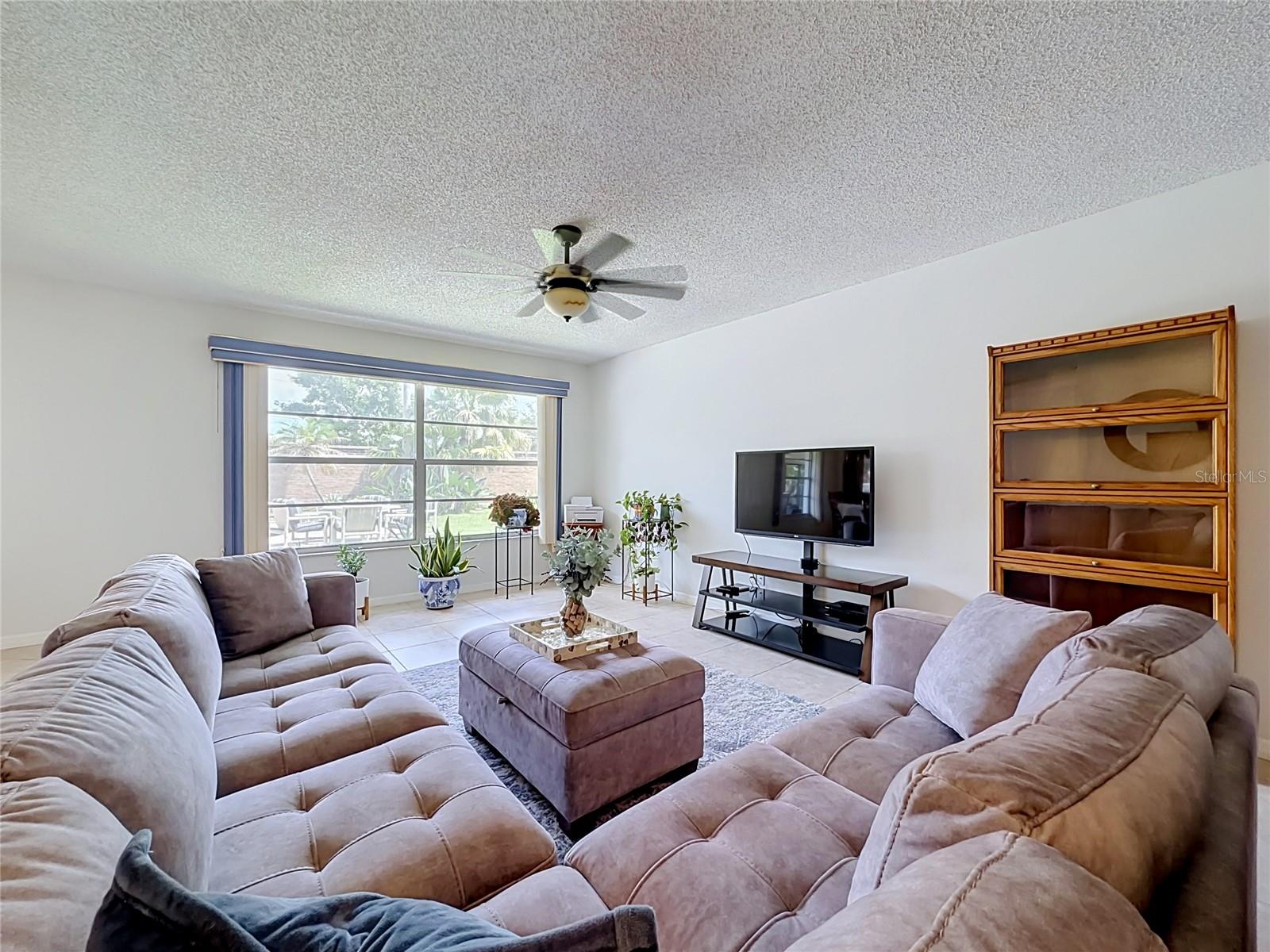 4148 Floralwood Ct Property Photo 8