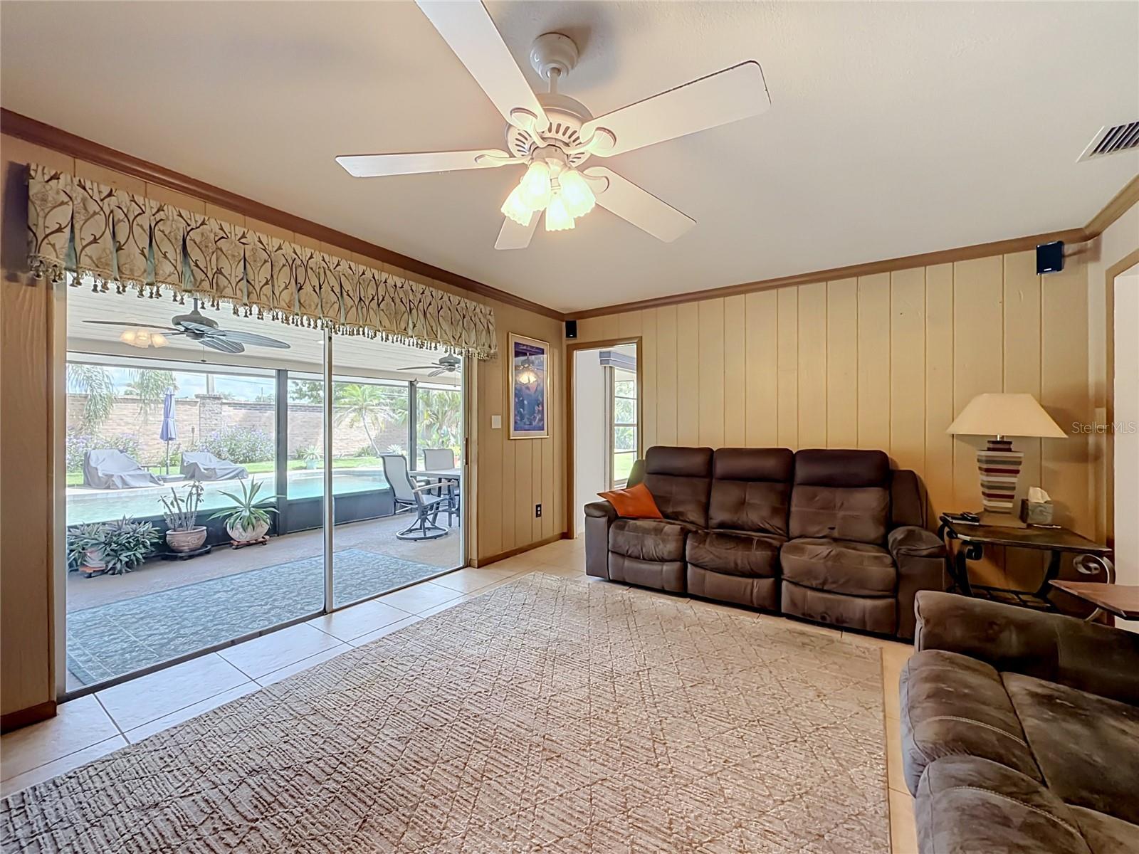4148 Floralwood Ct Property Photo 25