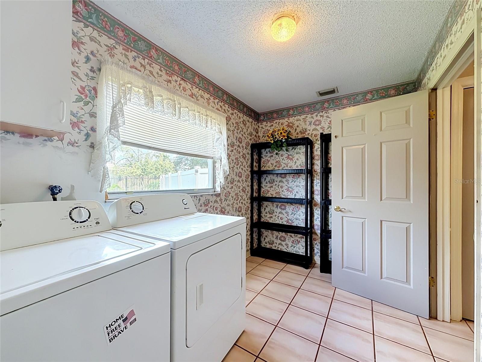4148 Floralwood Ct Property Photo 27