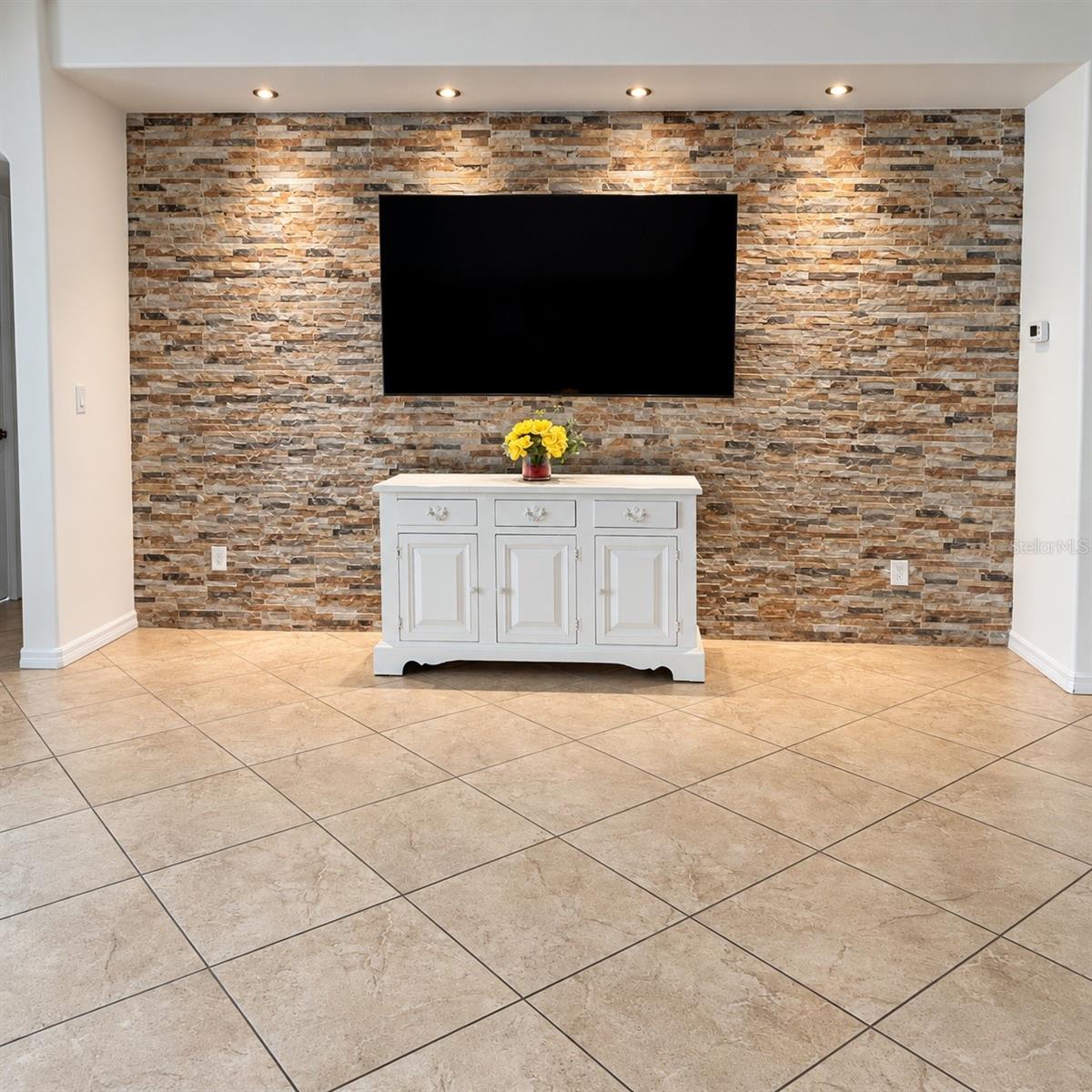 4464 Indigo Sky Ln Property Photo 8