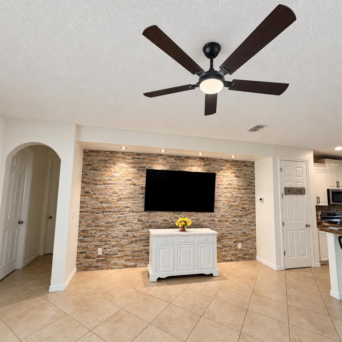 4464 Indigo Sky Ln Property Photo 9