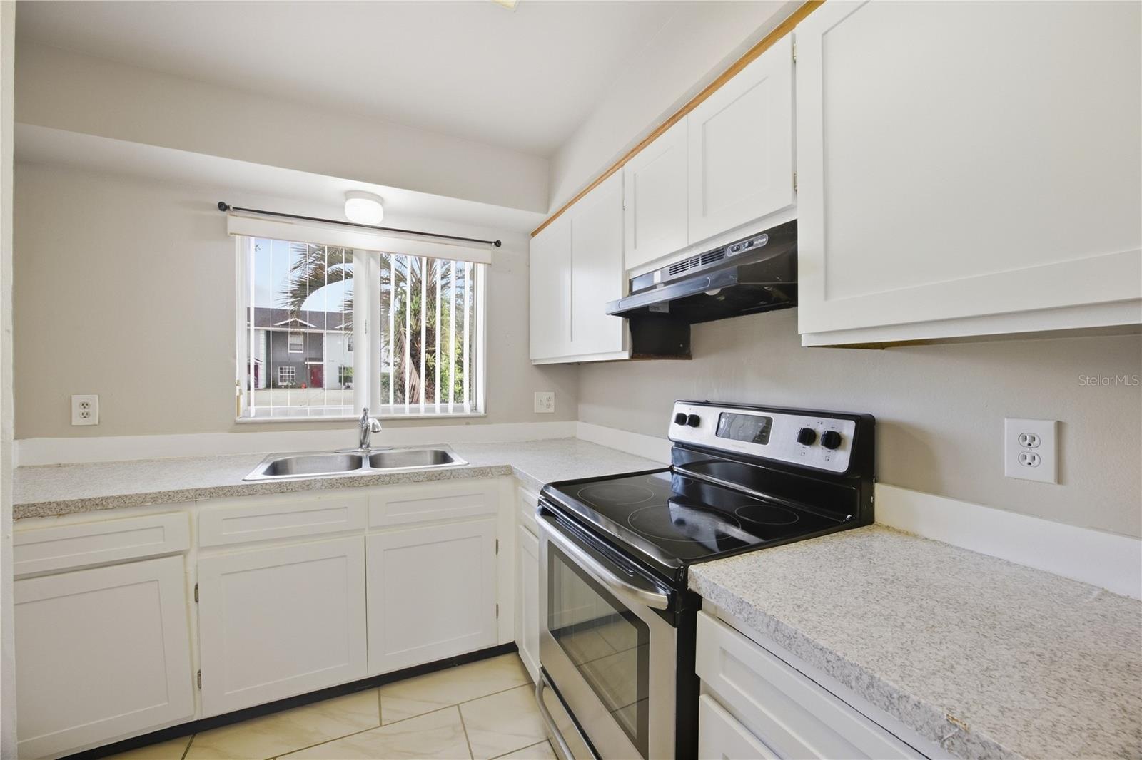 206 Watts Ln #b Property Photo 3