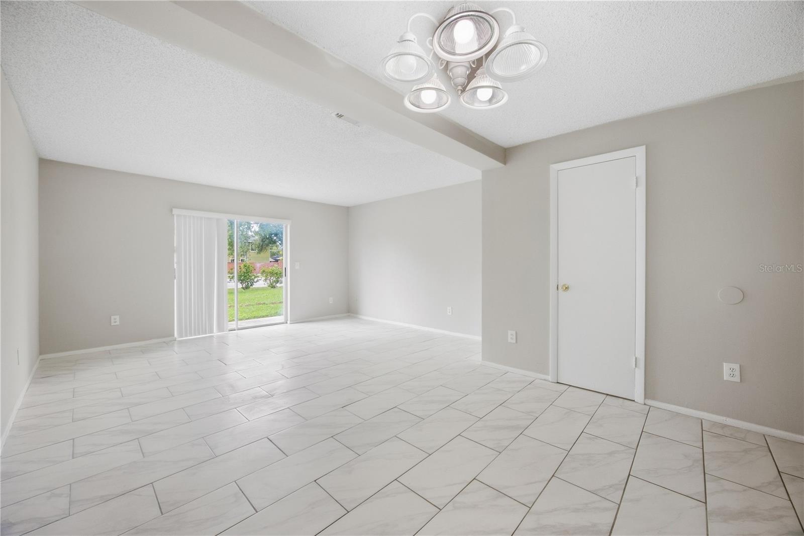 206 Watts Ln #b Property Photo 4