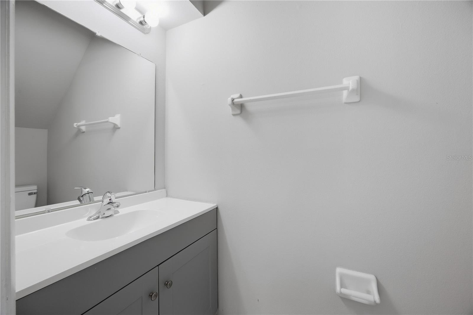 206 Watts Ln #b Property Photo 6