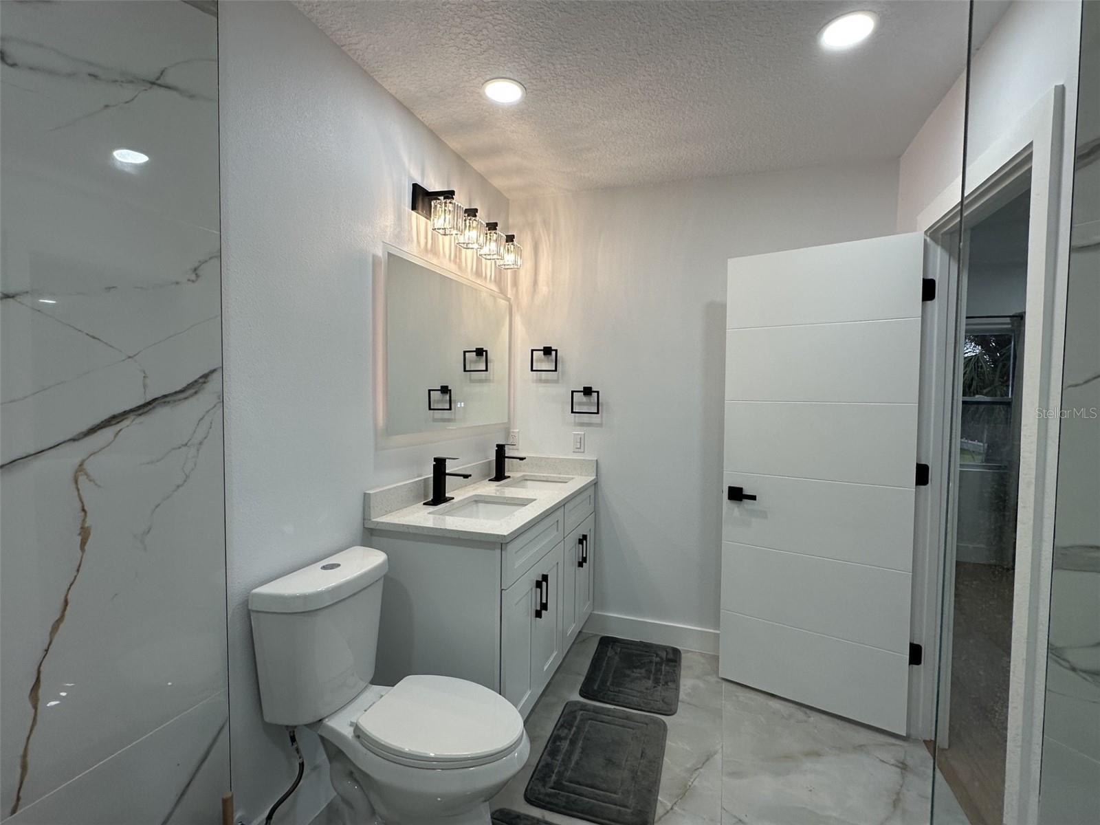 2462 Albany Dr Property Photo 31