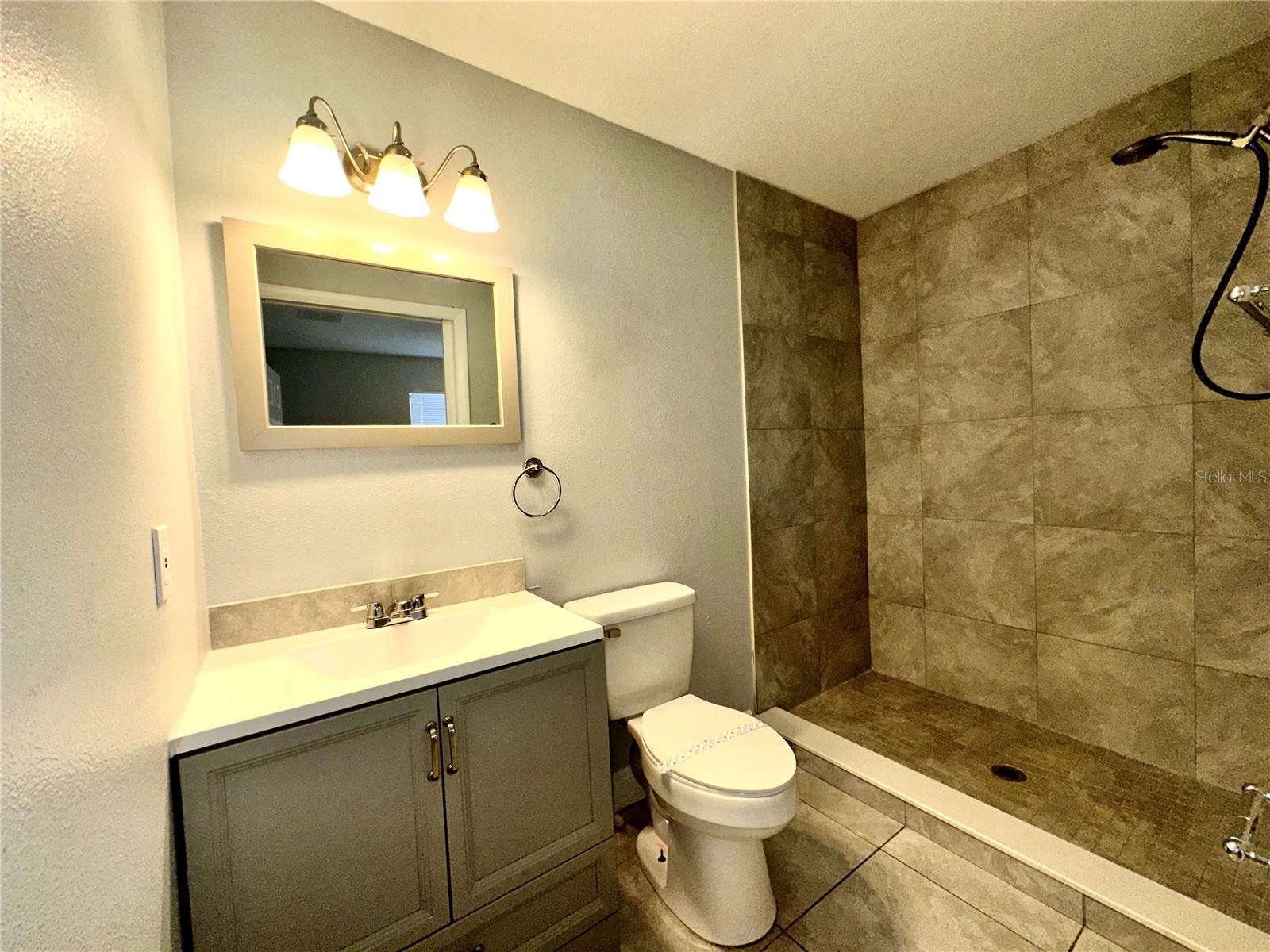 116 N College St #a Property Photo 10