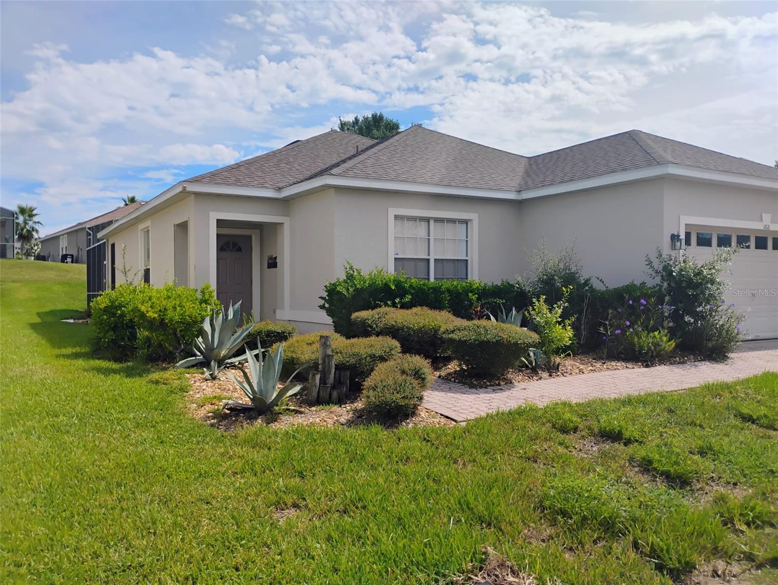 1821 N Hampton Dr Property Photo 4