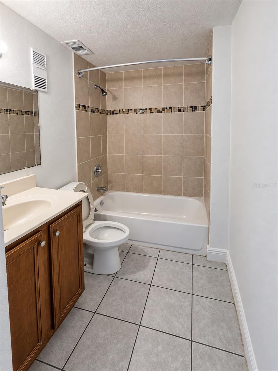 S5158469 Property Photo 2