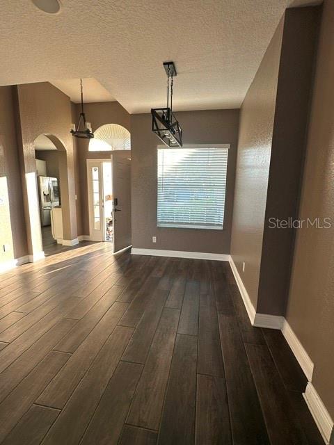 2931 Willow Creek Ln Property Photo 3