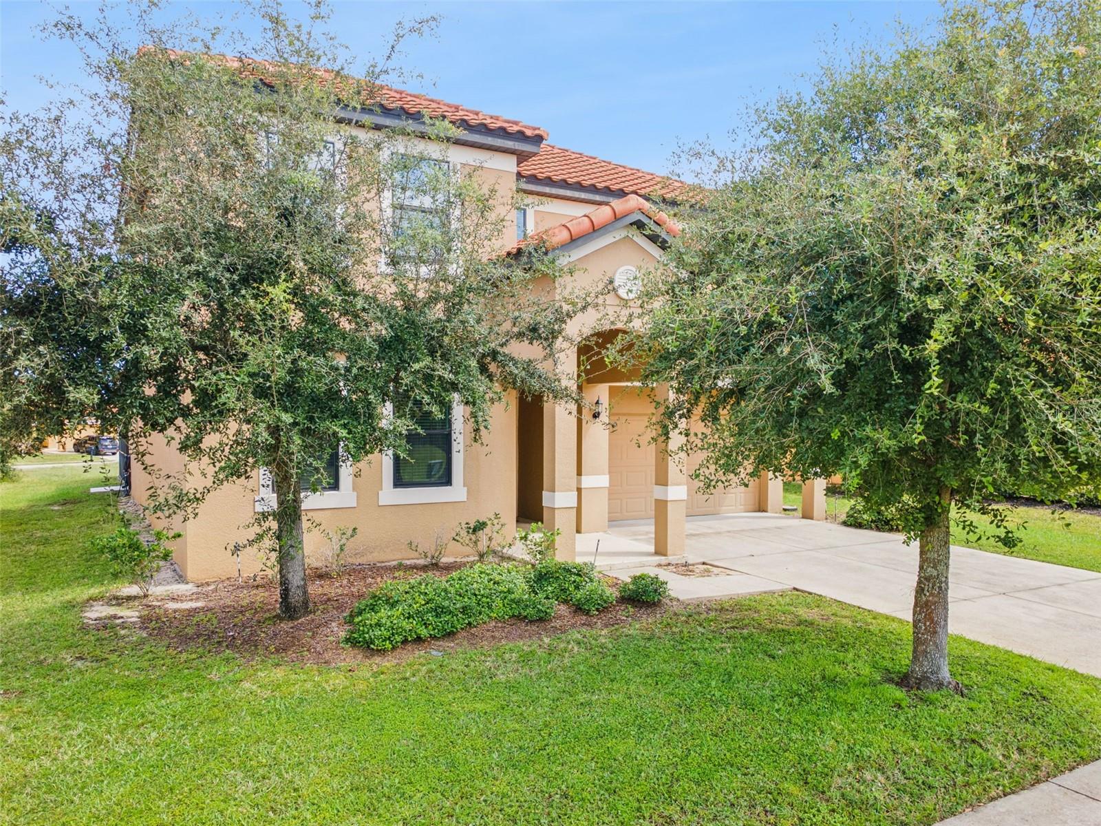 2566 Rosemont Cir Property Photo 2