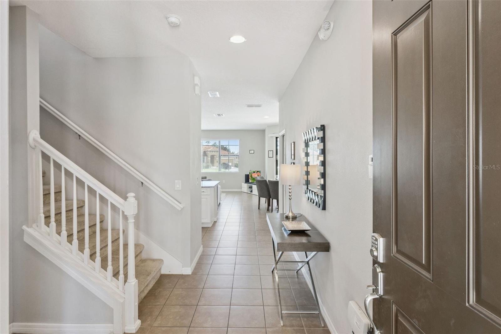 2566 Rosemont Cir Property Photo 4