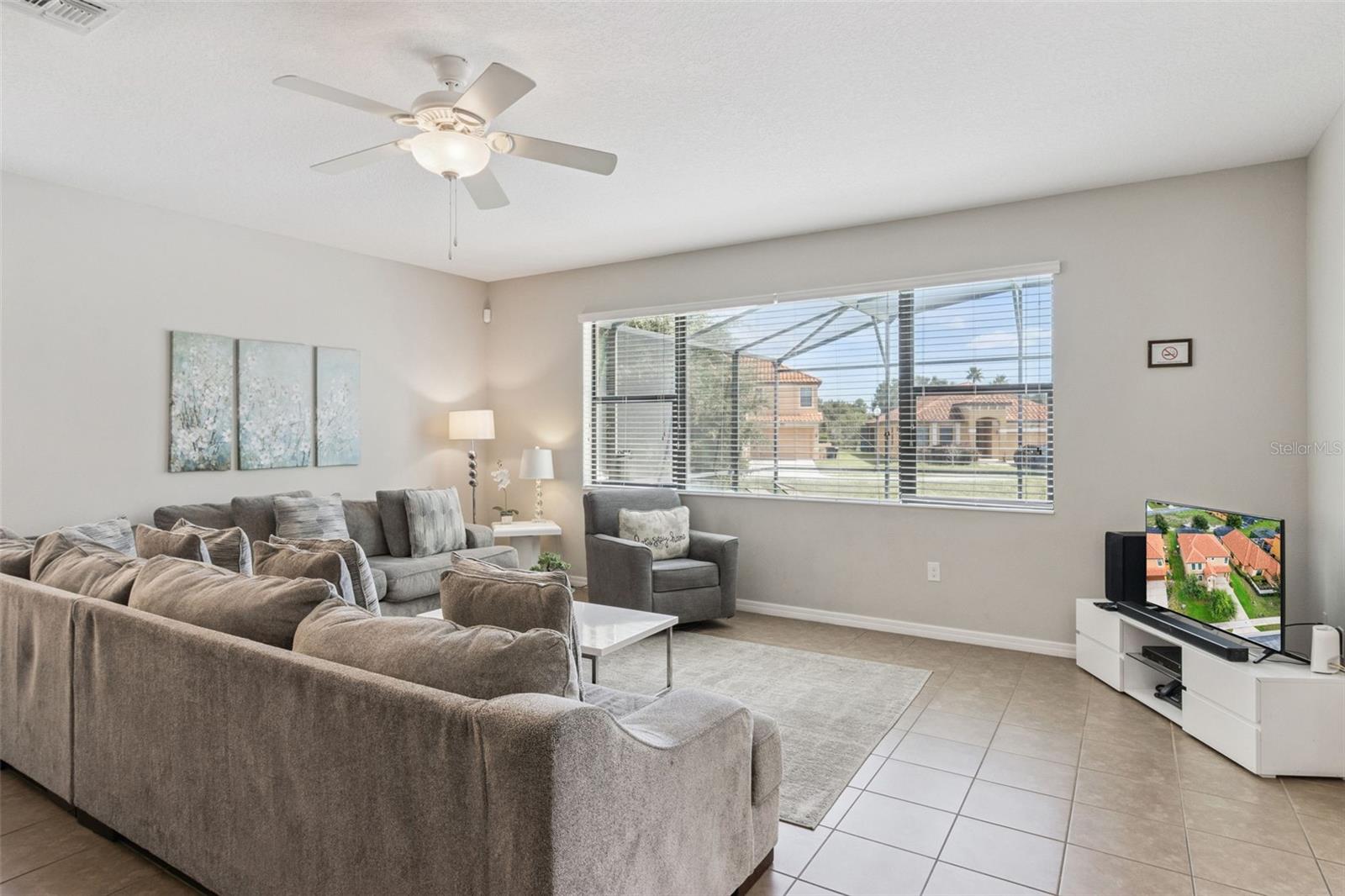 2566 Rosemont Cir Property Photo 6