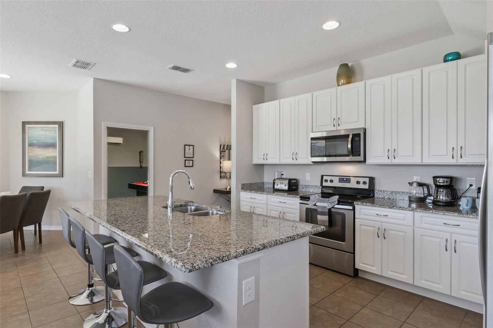 2566 Rosemont Cir Property Photo 13