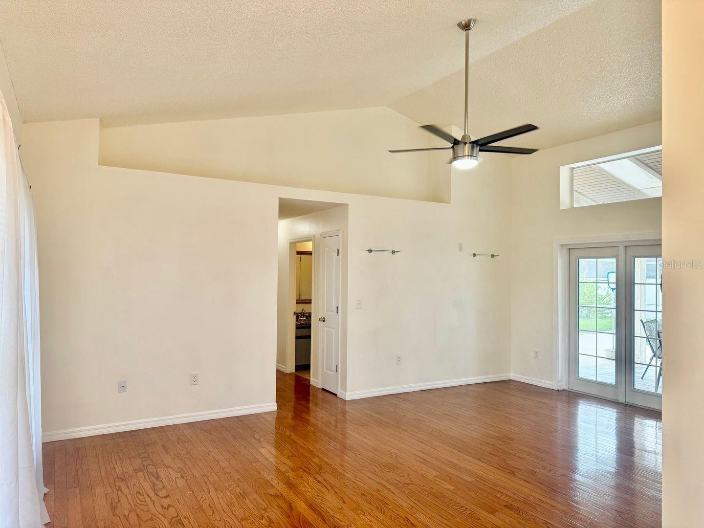 5624 Mandarin Ct Property Photo 6