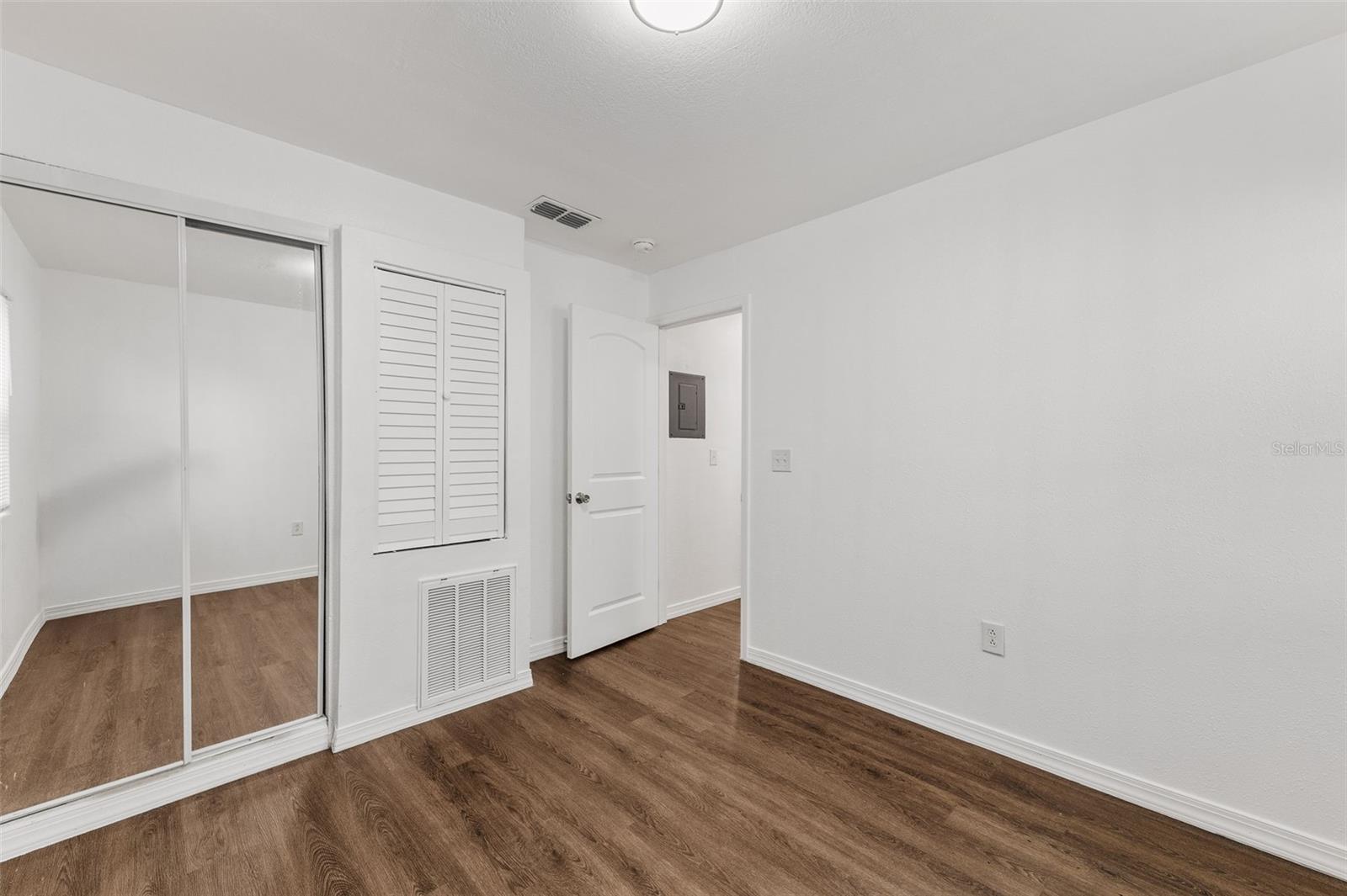 825 Booker Ave Property Photo 15
