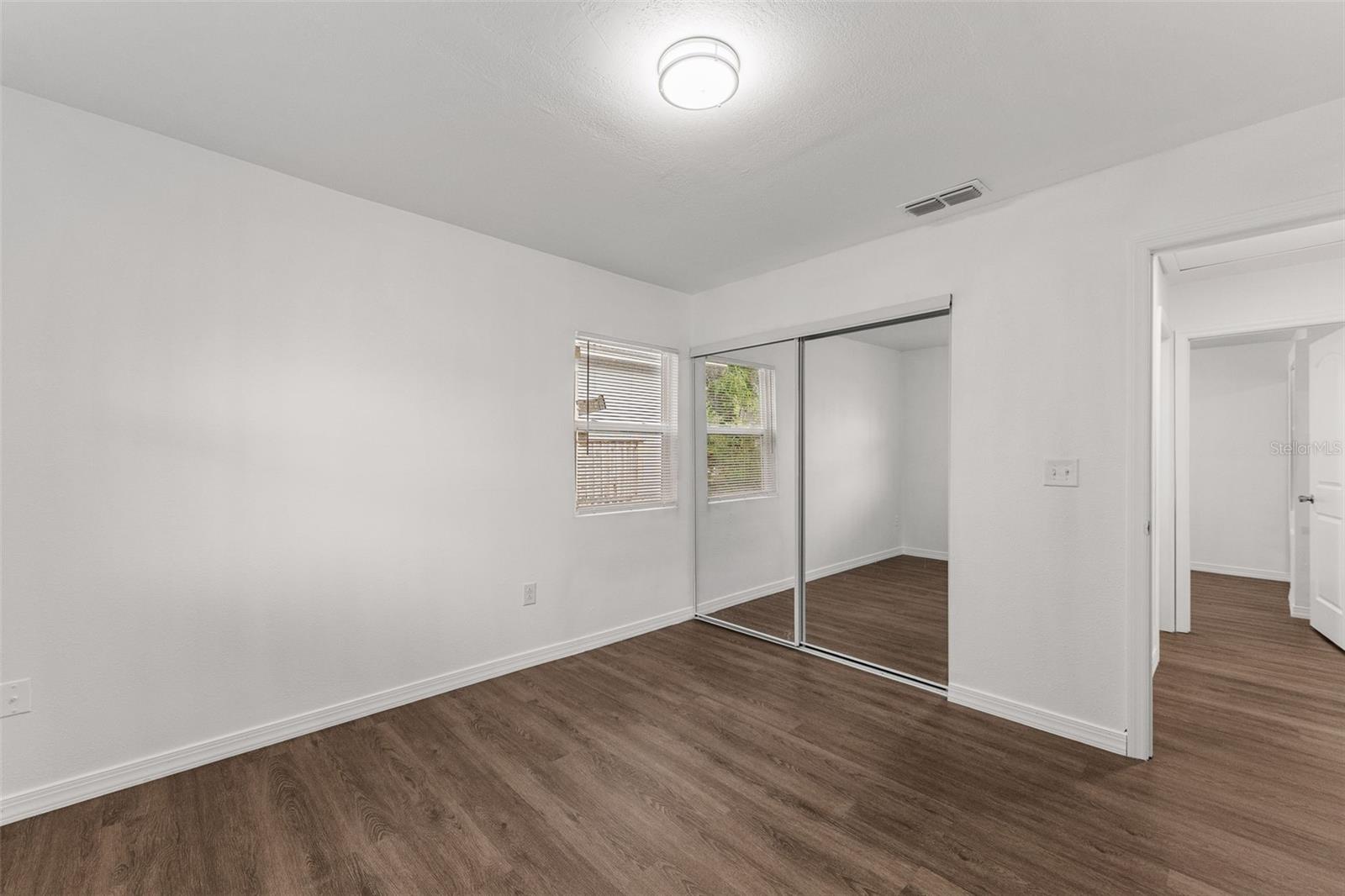 825 Booker Ave Property Photo 16