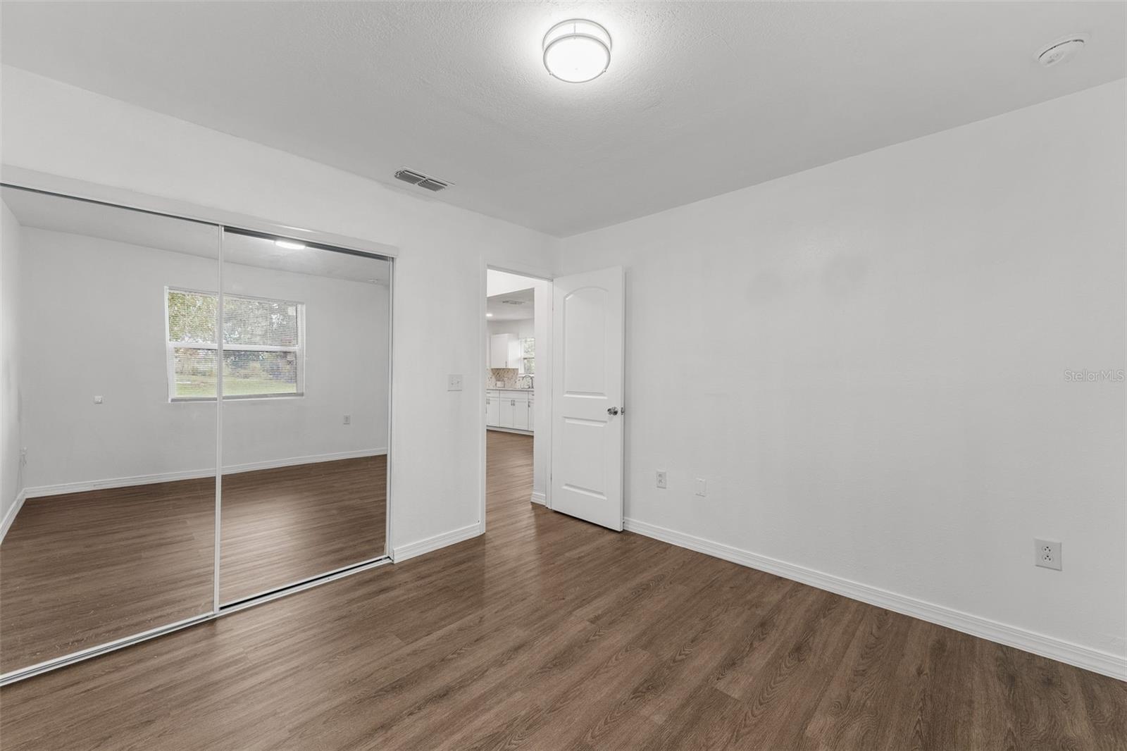825 Booker Ave Property Photo 17