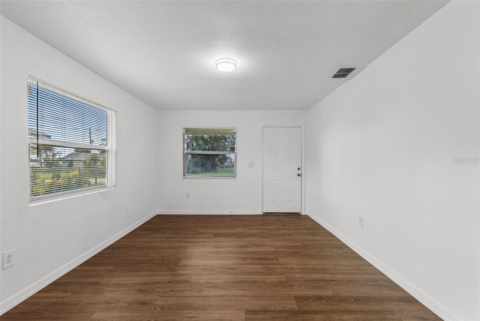 825 Booker Ave Property Photo 18