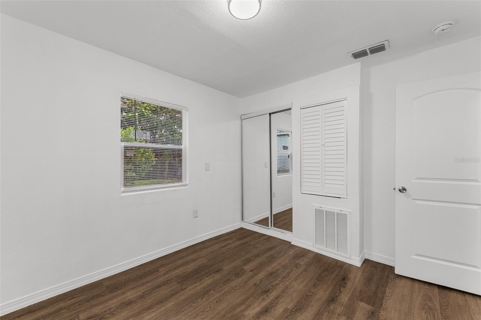 825 Booker Ave Property Photo 21