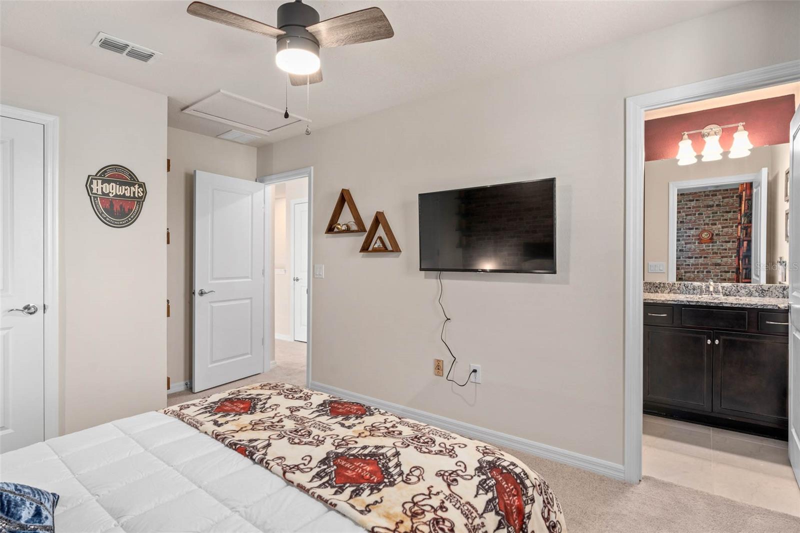 3416 Lilac Way Property Photo 39