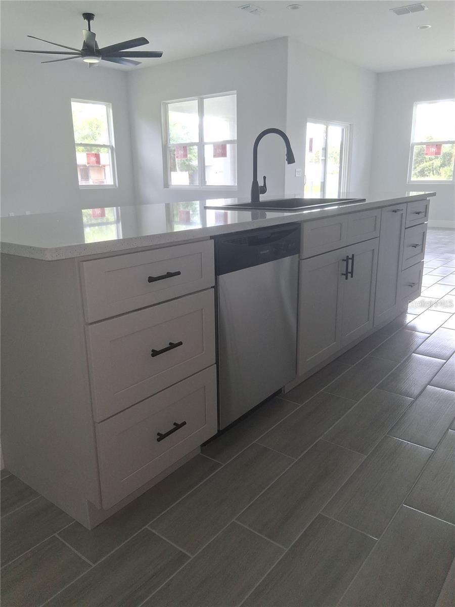 799 799 White Cloud Sw Property Photo 3