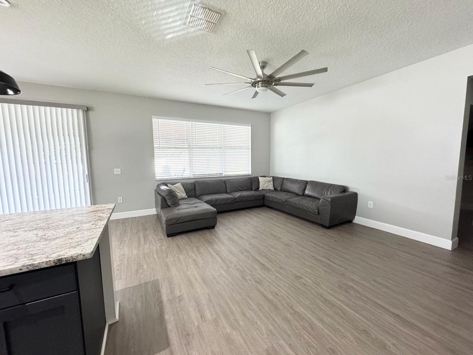 10313 Stratford Pointe Ave Property Photo 6