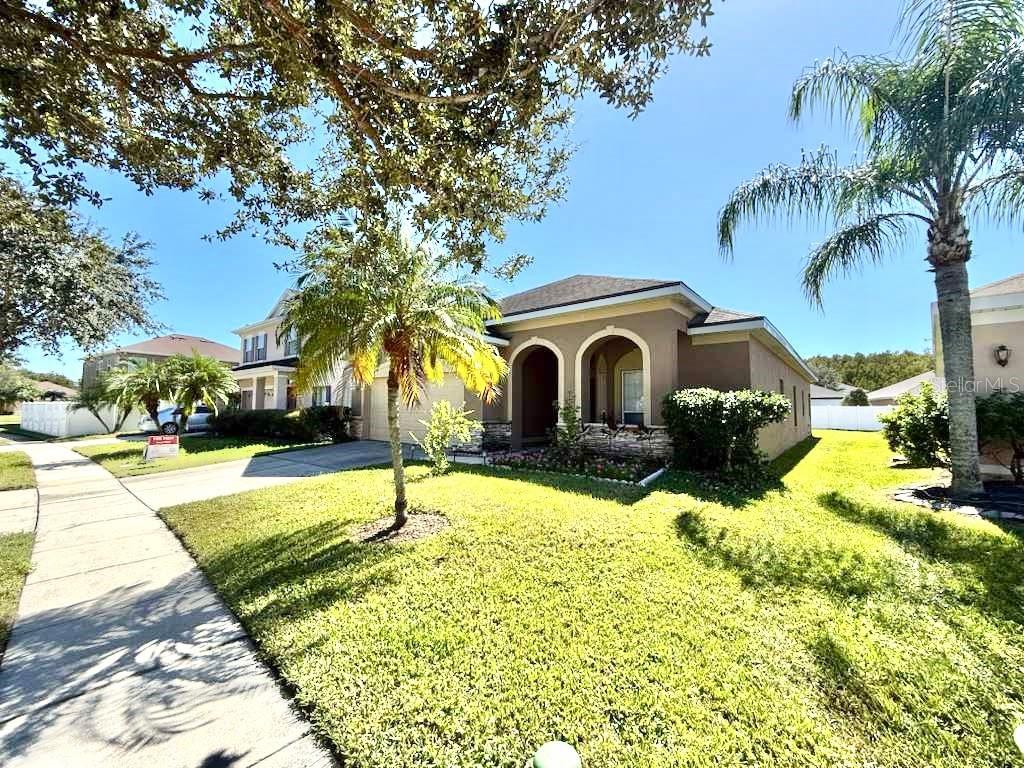 14548 Grand Cove Dr Property Photo 3