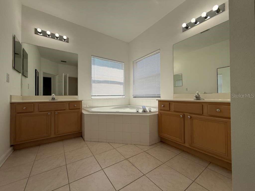 14548 Grand Cove Dr Property Photo 19