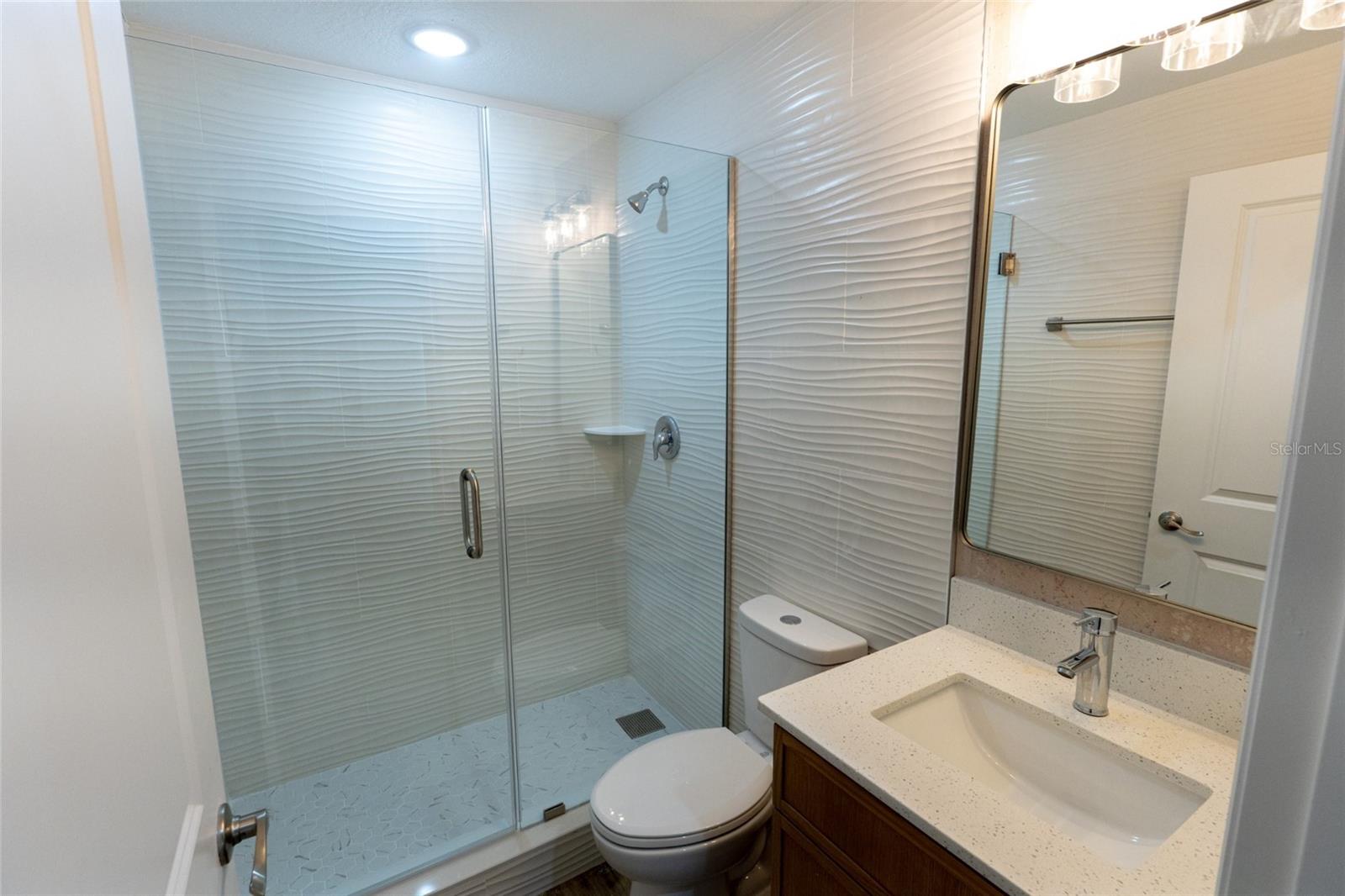 2232 Florida Dr #102 Property Photo 7