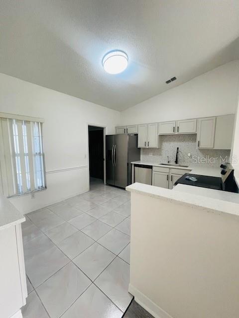 514 Brentford Ct Property Photo 3
