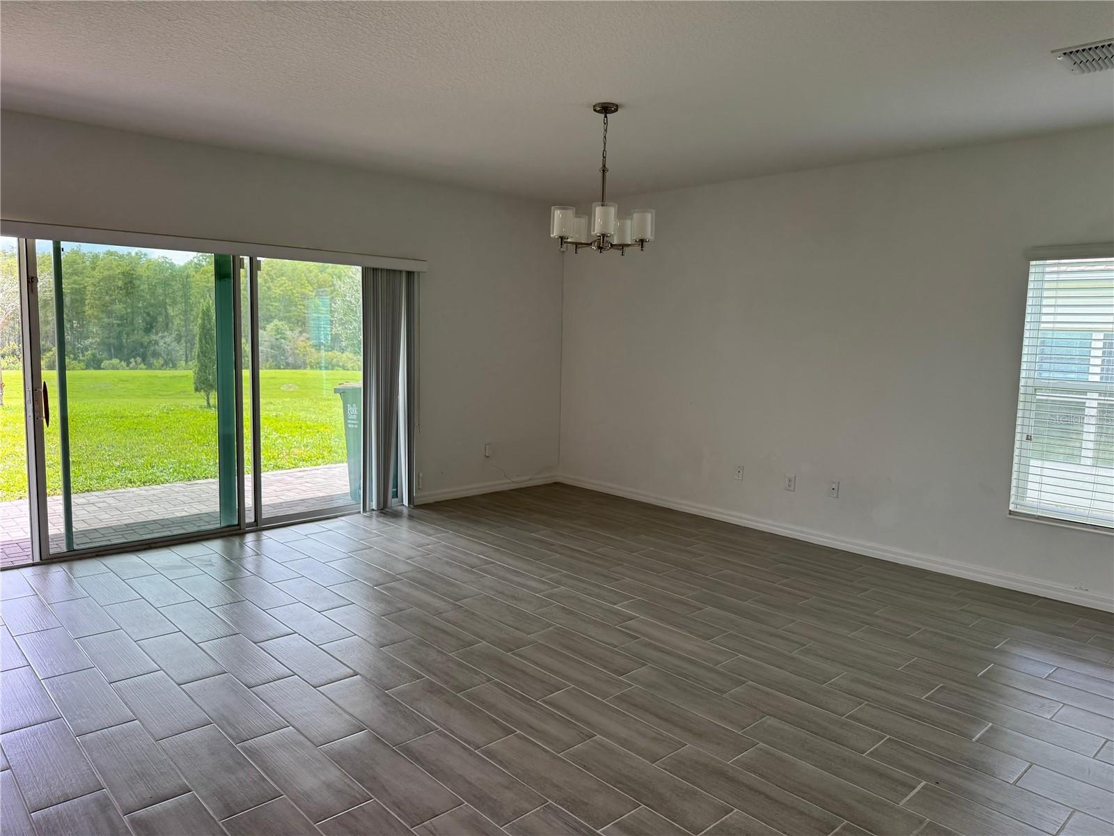 545 Oglethorpe Dr Property Photo 3
