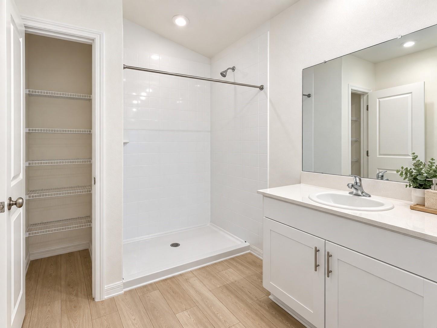 6010 Navona Way Property Photo 8