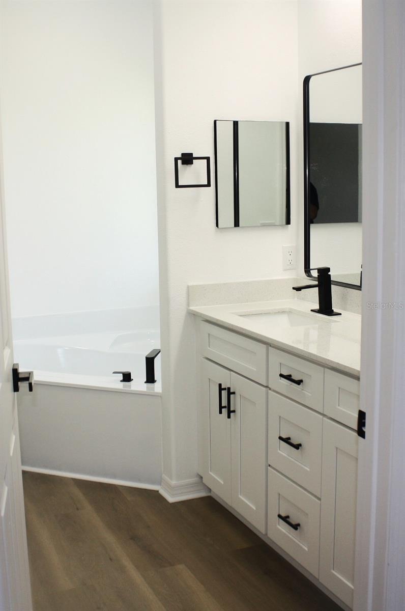 21516 Castle View Ct Property Photo 24