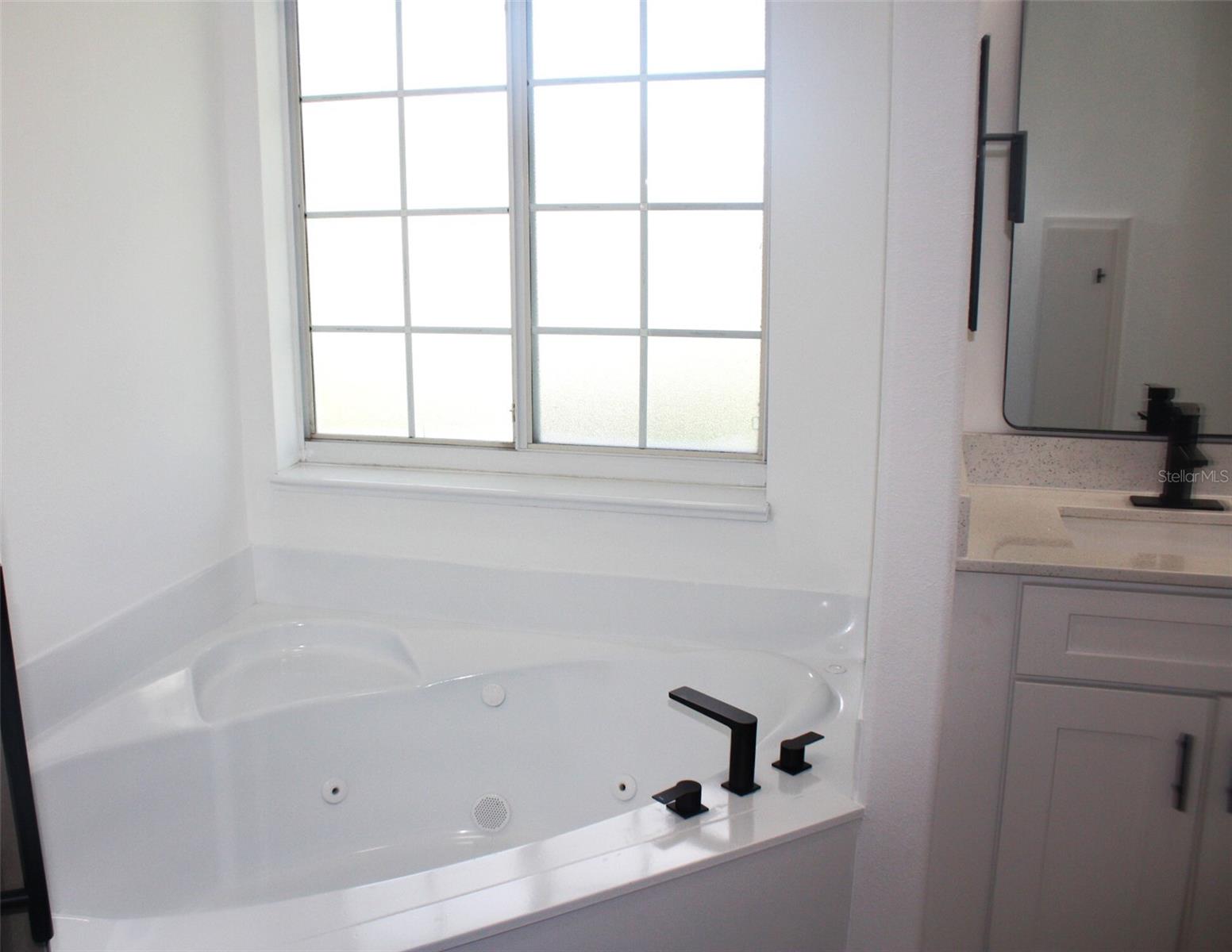 21516 Castle View Ct Property Photo 26