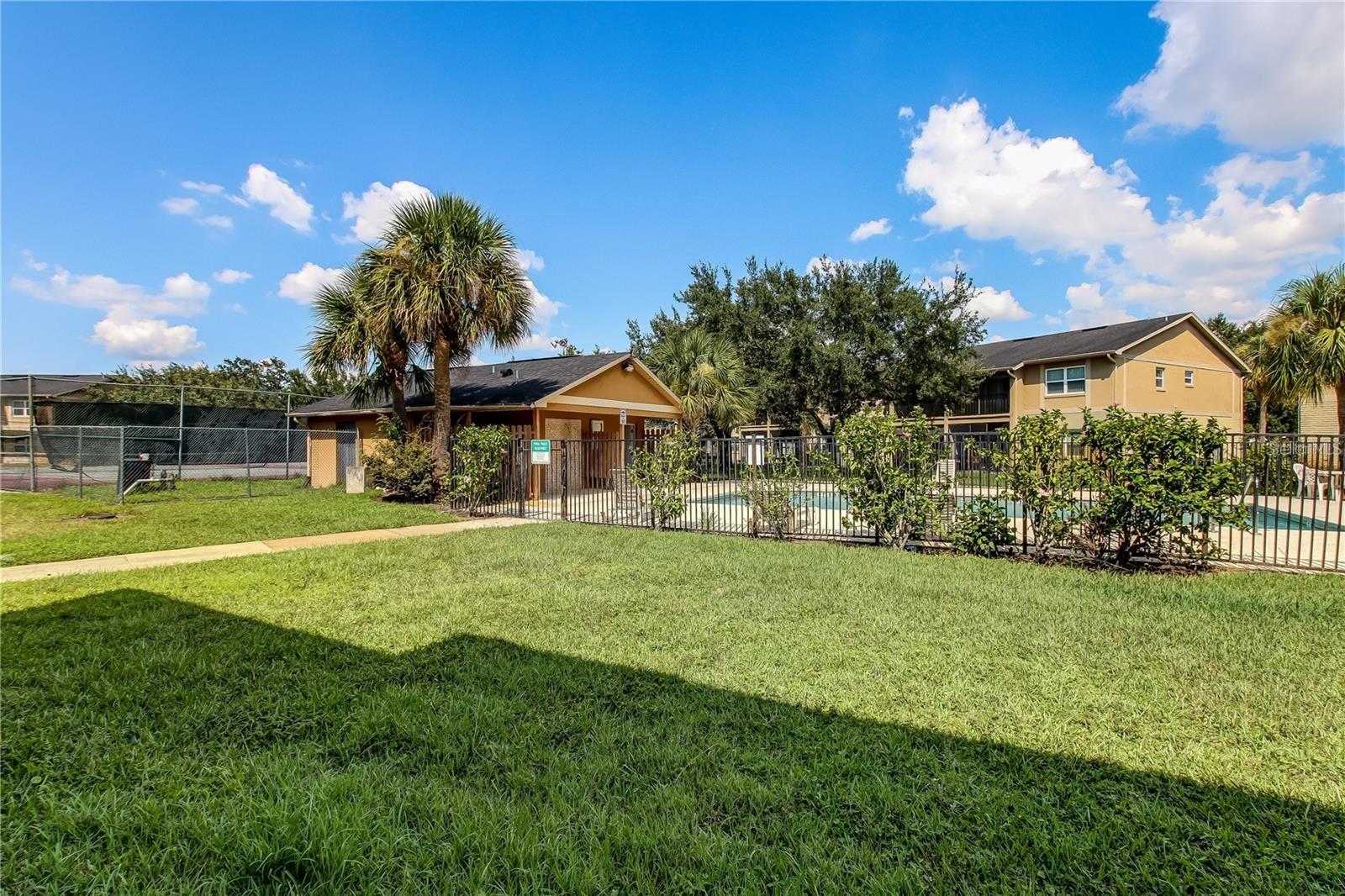 9927 Turf Ct #7 Property Photo 3