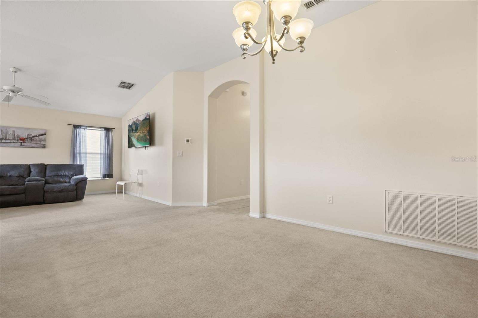 675 Brookeshire Dr Property Photo 3