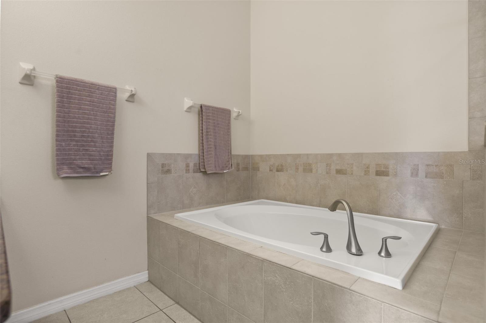 675 Brookeshire Dr Property Photo 13