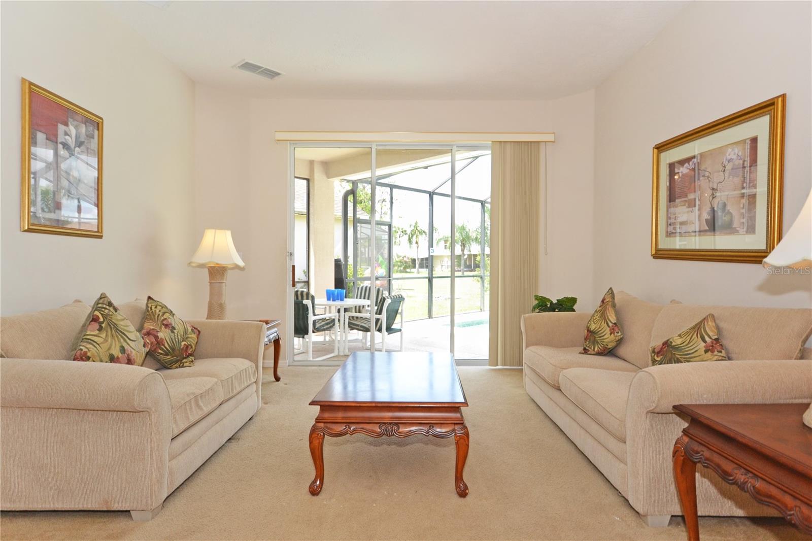 423 Corvina Dr Property Photo 8