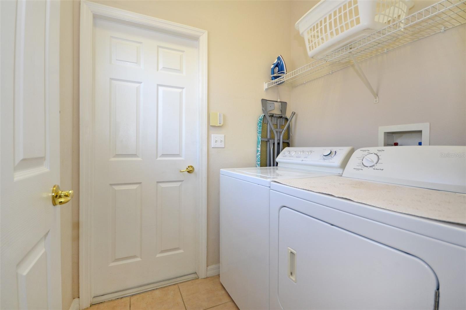 423 Corvina Dr Property Photo 26