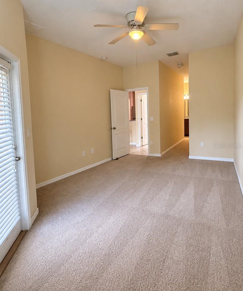 3031 Bargate St Property Photo 7