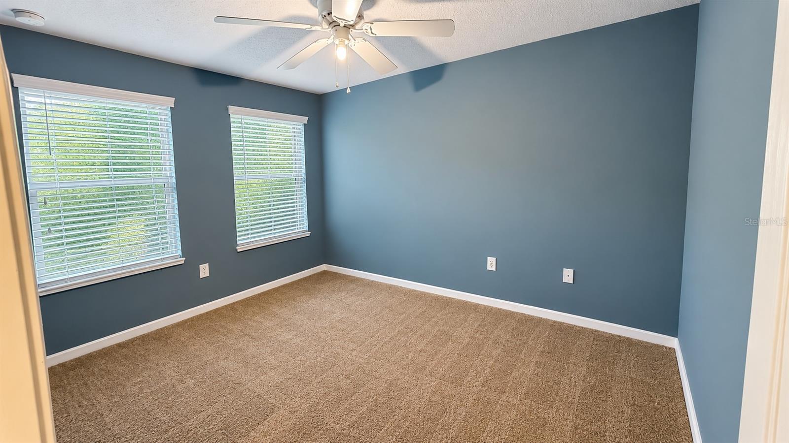 3031 Bargate St Property Photo 15